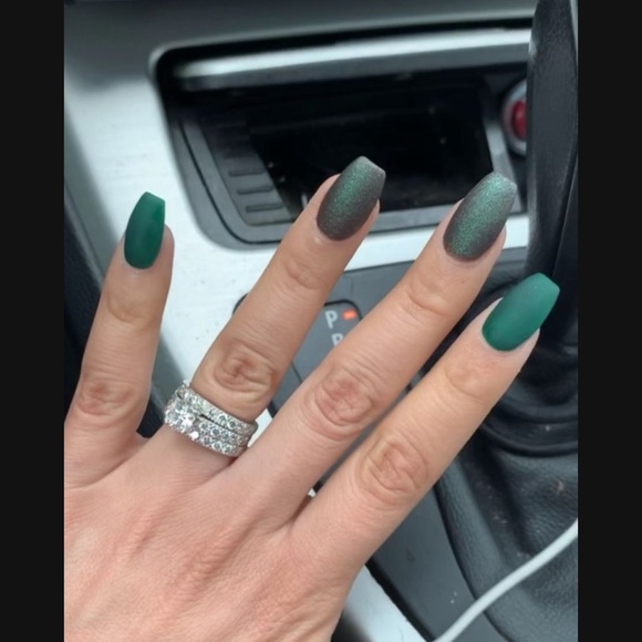 Platinum and diamond wedding ring - Picture 2 of 2